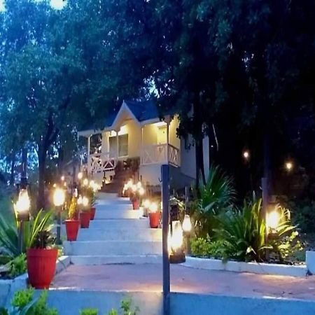 Greendale Resort Pachmarhī Esterno foto